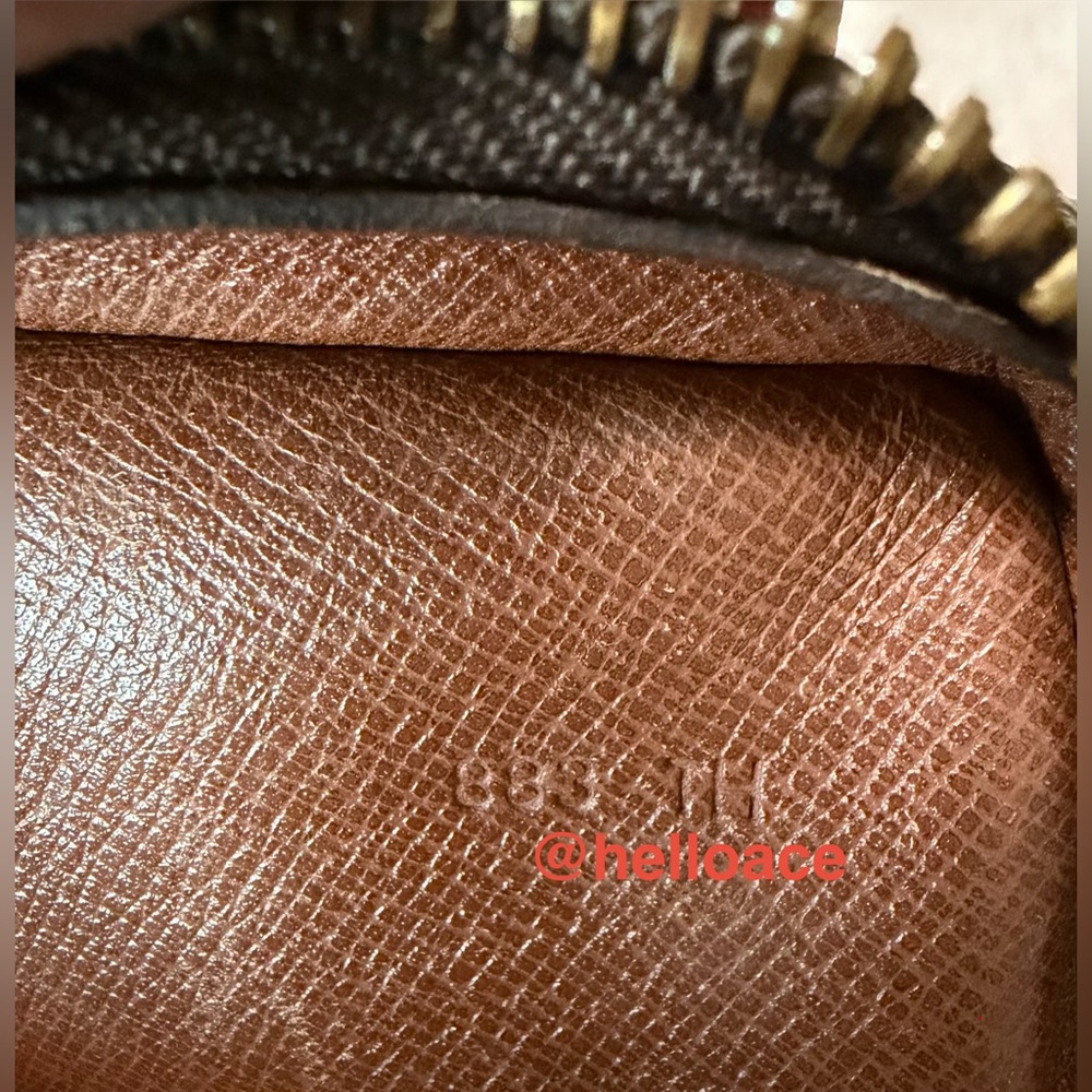 Louis Vuitton - Picture 4 of 5